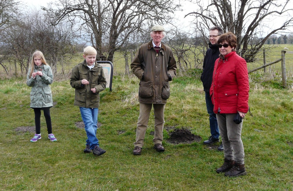 Amy, oliver, Paul, David and Dot at Caistor St Edmund, hunting for fragments of pottery